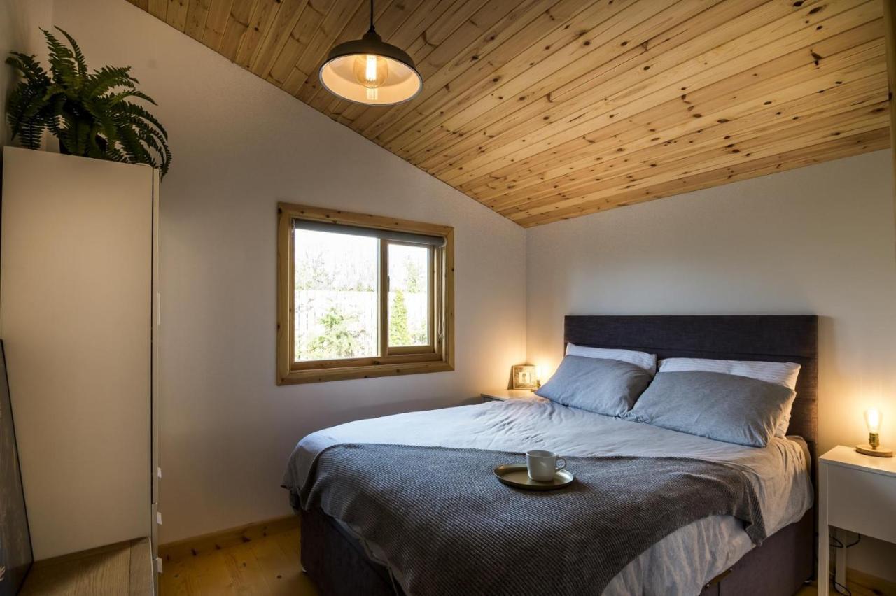 Fern Lodge - 2 Bedroom Log Cabin - Saint Florence - Tenby Exterior foto