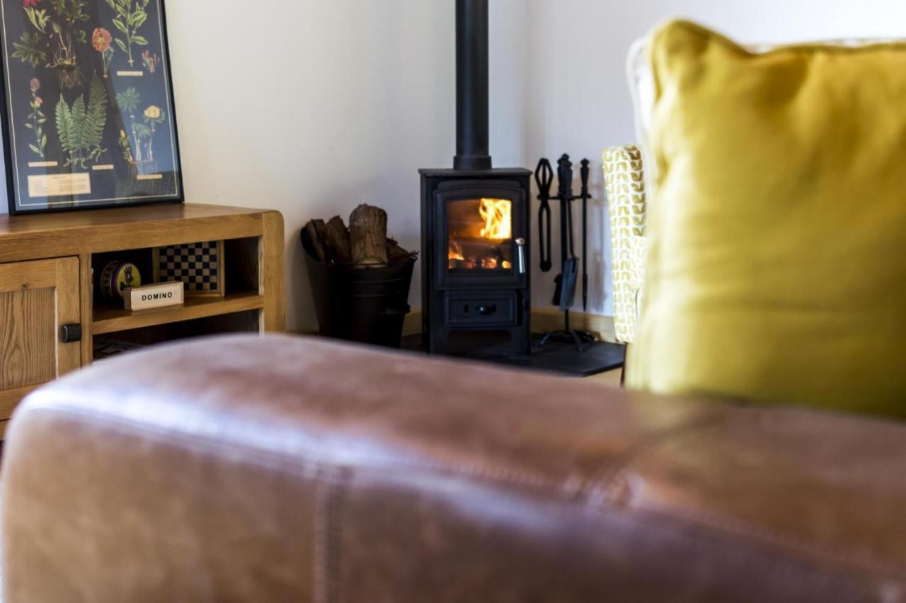 Fern Lodge - 2 Bedroom Log Cabin - Saint Florence - Tenby Exterior foto