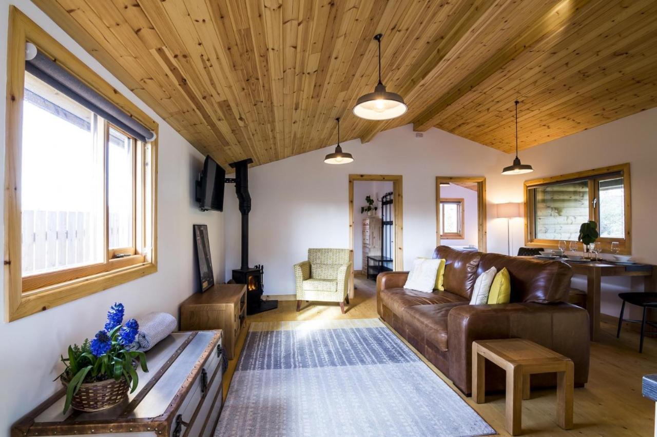 Fern Lodge - 2 Bedroom Log Cabin - Saint Florence - Tenby Exterior foto