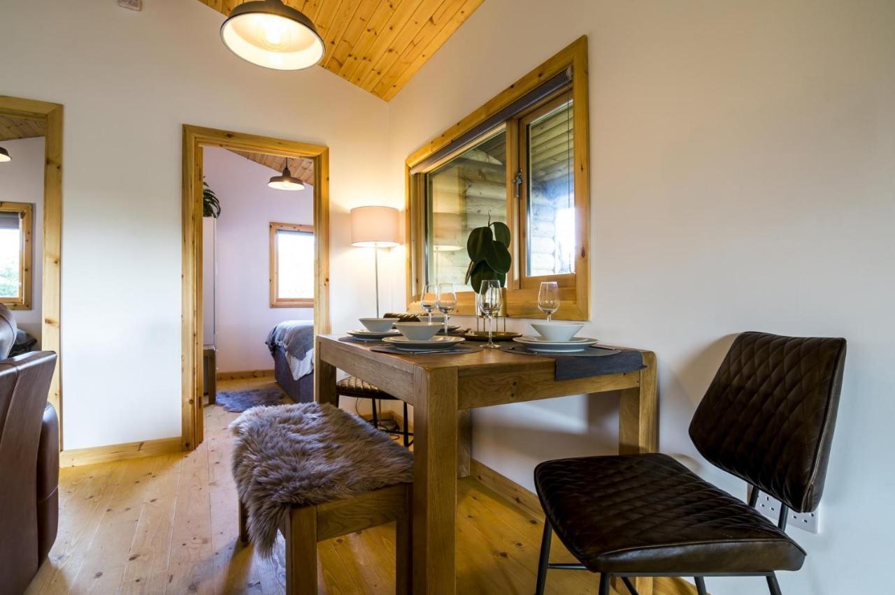 Fern Lodge - 2 Bedroom Log Cabin - Saint Florence - Tenby Exterior foto